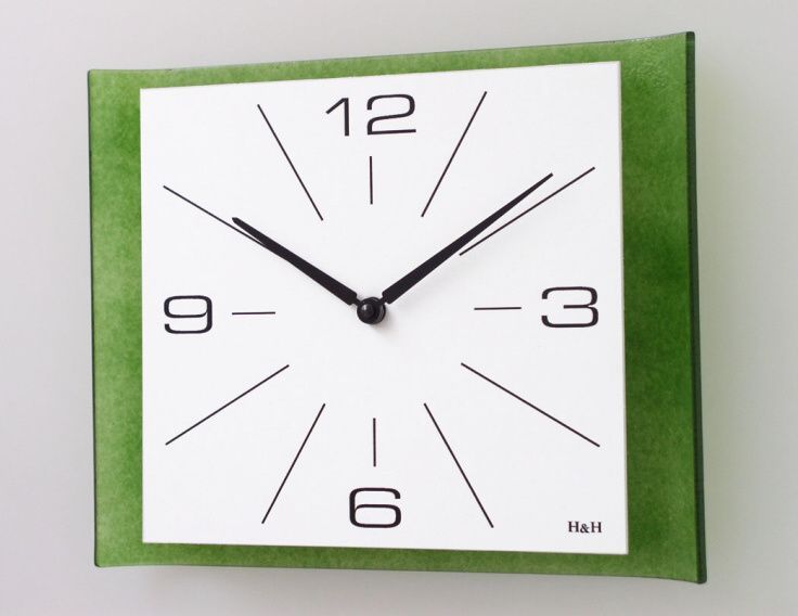 Čtvercové hodiny zelená ihned skladem H&H Hodiny