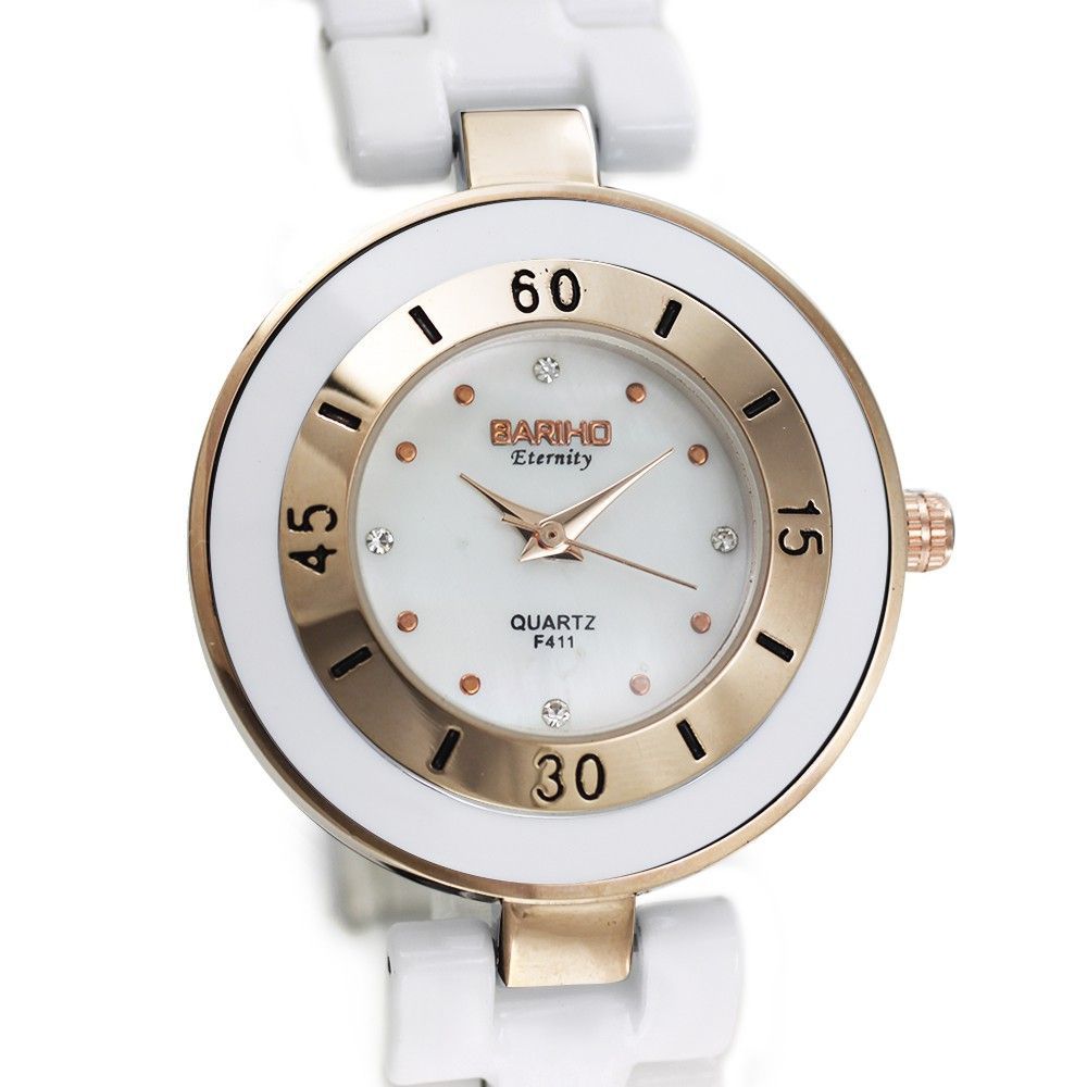 Elegantní quartz hodinky v moderním designu na bílém kovovém pásku..0477 170822 Hodiny