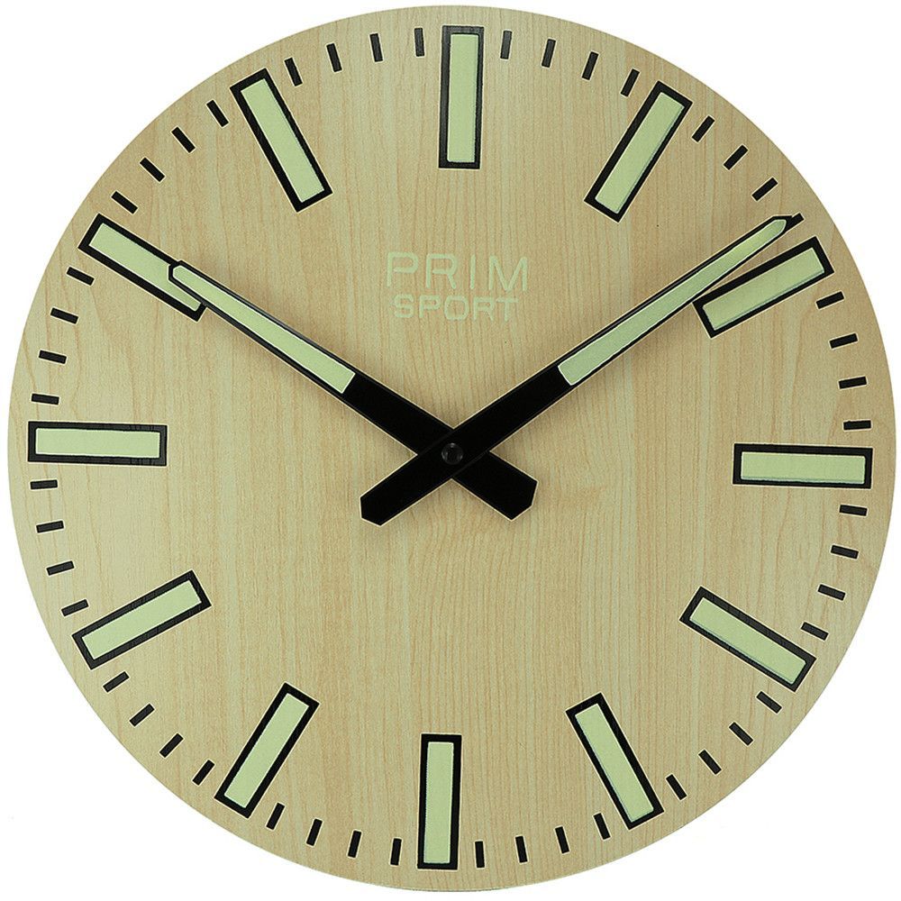 Nástěnné dřevěné hodiny PRIM Luminescent Sport I mají dýhovaný vzor a velmi výrazné sportovní indexy. Hodiny jsou vyrobeny z MDF. Nejen indexy, ale i ručičky a logo jsou potaženy lumini Hodiny
